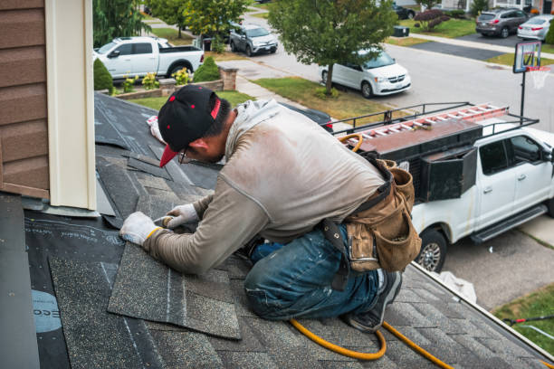 Professional Roofing technician working in Newburg, WI
